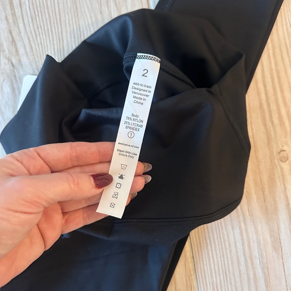 Lululemon Black High-Rise Athletic Leggings – Size 2 – NWT - Picture 4 of 4